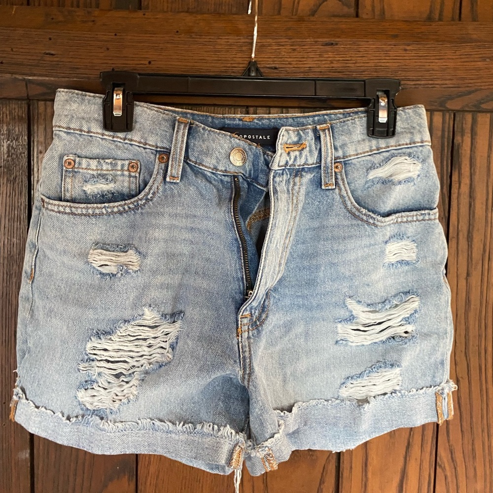 Aeropostale size 6 women's high rise light blue ripped jean shorts